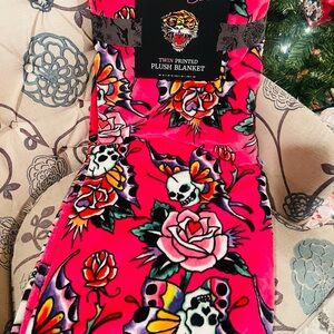 NEW Ed Hardy Pink Skull and Rose Blanket